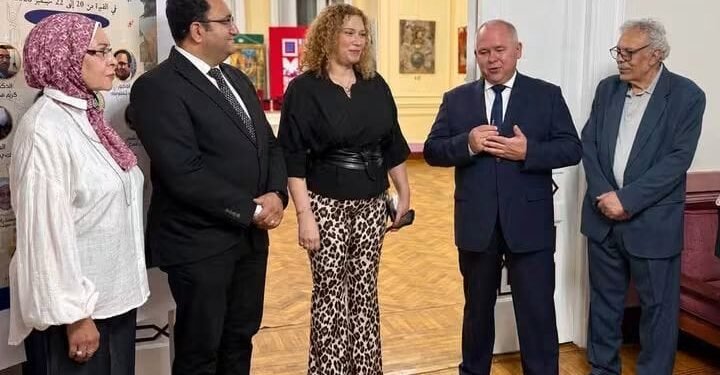 مصر وروسيا عالم واحد.. في معرض تشكيلي