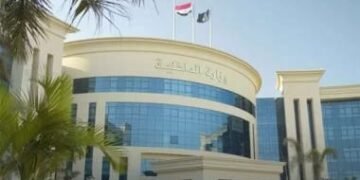 الداخلية تكشف ملابسات مطاردة شخص مهتز نفسيا لفرد شرطة بالإسماعيلية