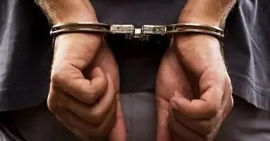 مدمن مخدرات يقتل والدته طعنا بسلاح أبيض لخلاف بينهما في إمبابة