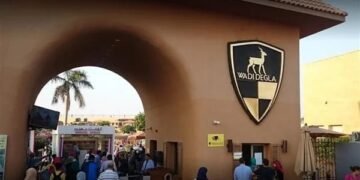 ولي أمر يتهم مدرب سباحة بدفع نجله على الأرض وإصابته خلال التدريب بنادي وادي دجلة بأكتوبر