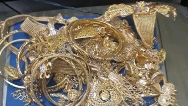 قرار بضبط وإحضار بوسي خليل وآخرين بتهمة سرقة 3 كيلو ذهب و20 مليون جنيه بالإسكندرية