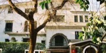 محاضرة مع المستشار الثقافي بسفارة بيرو