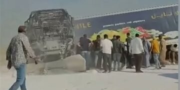 تصادم سيارة نقل وملاكي أعلى طريق مصر الإسماعيلية الصحراوي