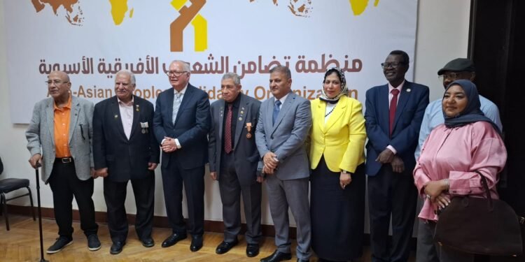 اتحاد الإعلاميين الأفريقي الآسيوي وأمريكا اللاتينية يحتفي بانتصارات أكتوبر ويكرم الدكتور أحمد يوسف أحمد
