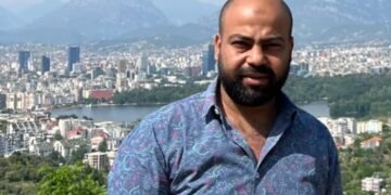 د. محمد مرحومي يحذر الحجاج من «أسامة فوزي عباس صالح».. مديونية تتجاوز 8 ملايين واتهامات بترك حجاج دون متابعة
