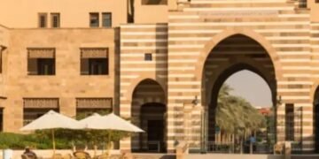 الجامعة الأمريكية بالقاهرة تعيد افتتاح مكتبتها بعد تطوير شامل ومبتكر